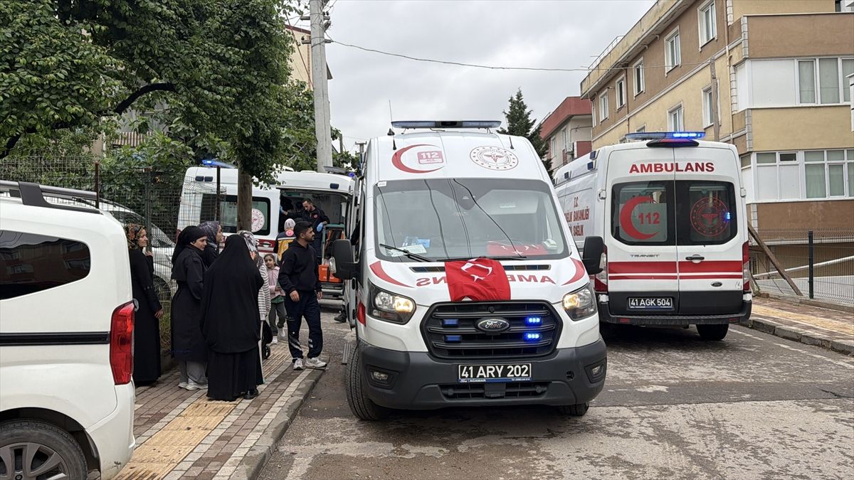 Gebze’de Apartmanda Yangın: 3 Kişi Hastaneye Kaldırıldı