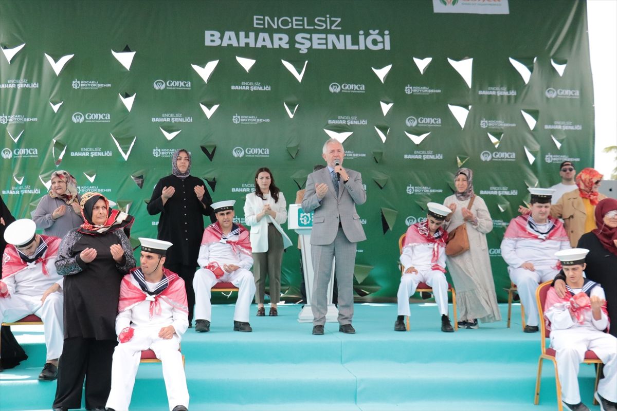Engelsiz Bahar Şenliği’nde Asker Kınası
