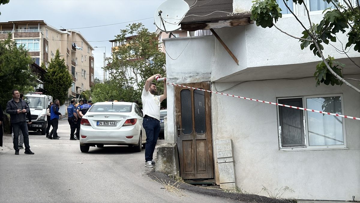 İzmit’te Toprak Kayması: 5 Bina Boşaltıldı