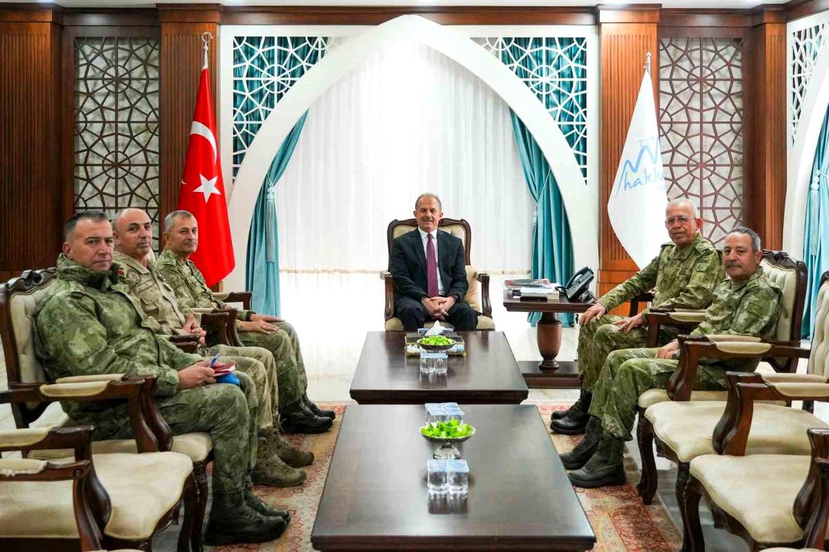Korgeneral Topaloğlu’ndan Hakkari Valisi’ne Ziyaret