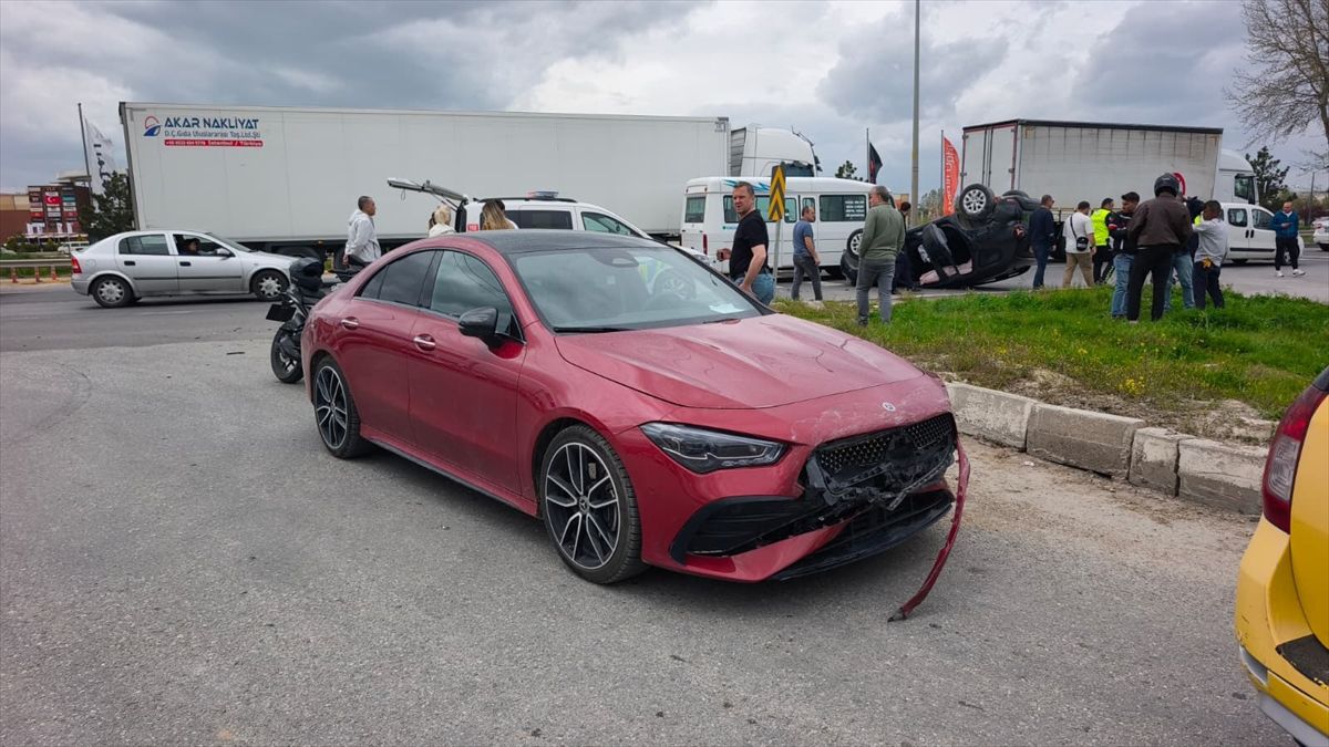 Kütahya’da Trafik Kazası: 3 Yaralı