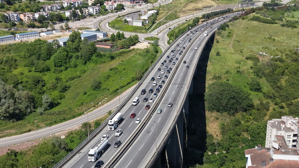 TEM Otoyolu’nda Yoğun Bayram Trafiği