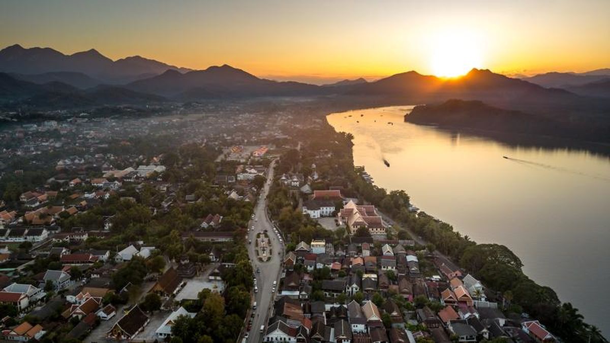 Laos’ta mağarada mahsur kalan 5 kişi kurtarıldı