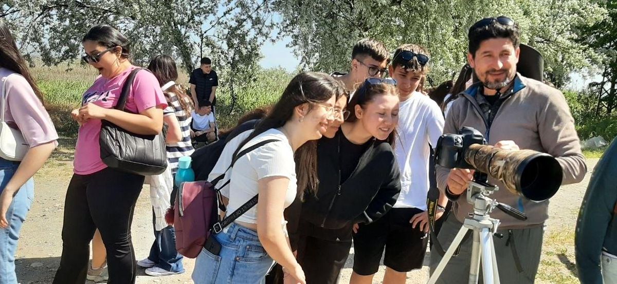 Öğrenciler Çardak Sulak Alanı’nda Doğa Gözlemi ve Temizlik Yaptı