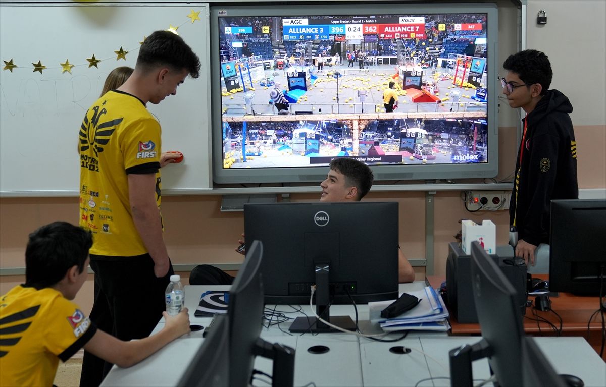 Beylikdüzü Lisesi’nden Robotik Başarı
