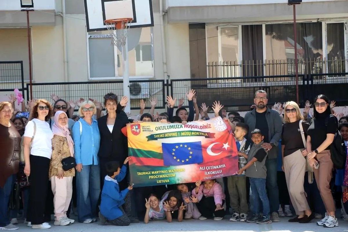 Litvanyalı Öğretmenlerden Dikili’deki Gözlem Faaliyeti