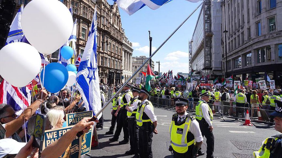 Londra’da İki Büyük Protesto