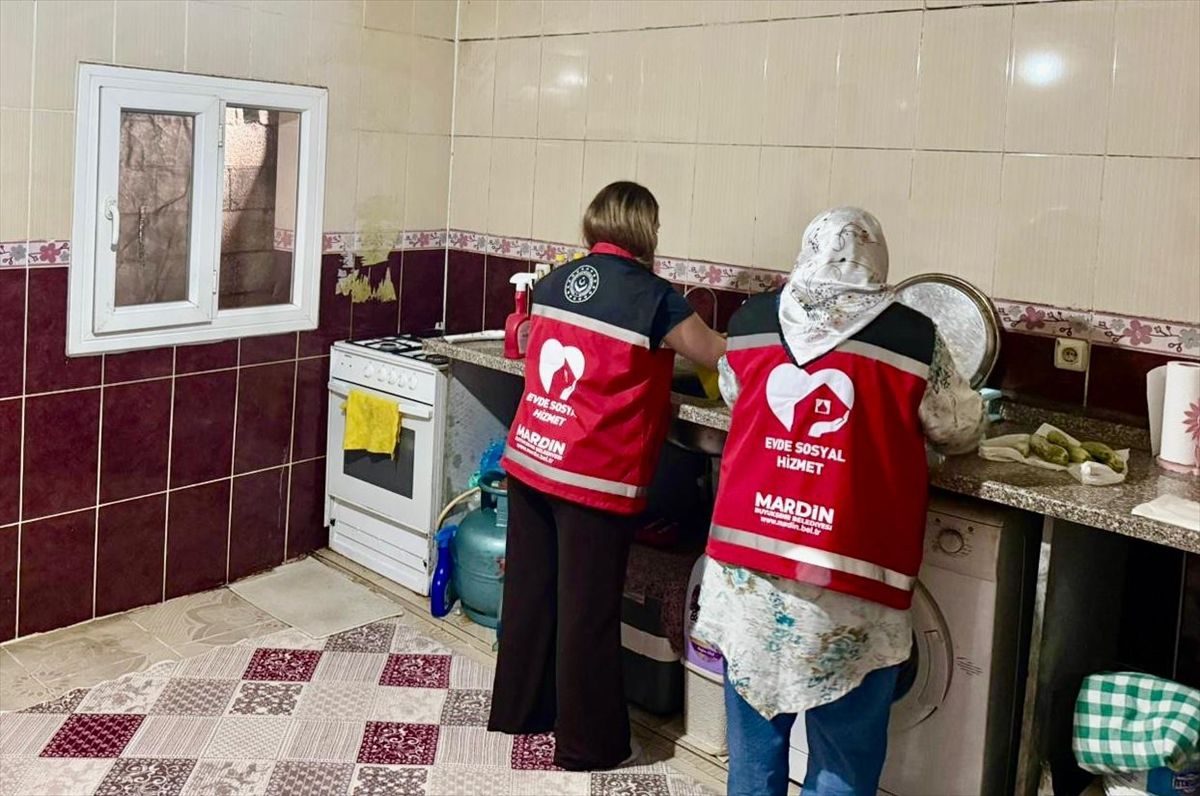 Mardin’de Yaşlılara Bayram Öncesi Temizlik