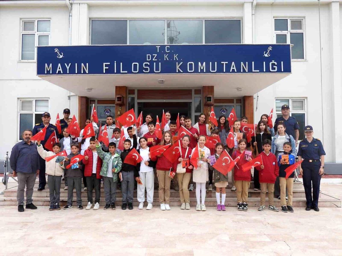Öğrenciler Mayın Filosu’nu Ziyaret Etti