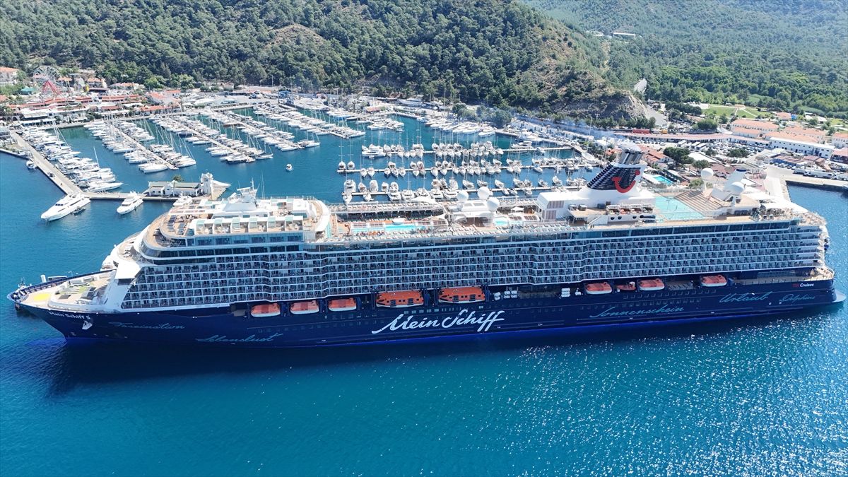Kruvaziyer Turisti Marmaris’e Getirdi