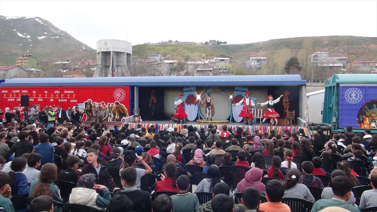 Tiyatro Treni Tatvan’da