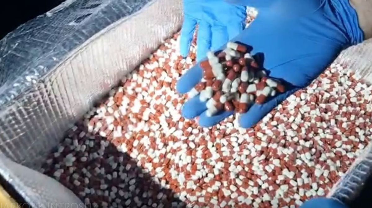 Mersin’de 317 Bin Sentetik Ecza Ele Geçirildi