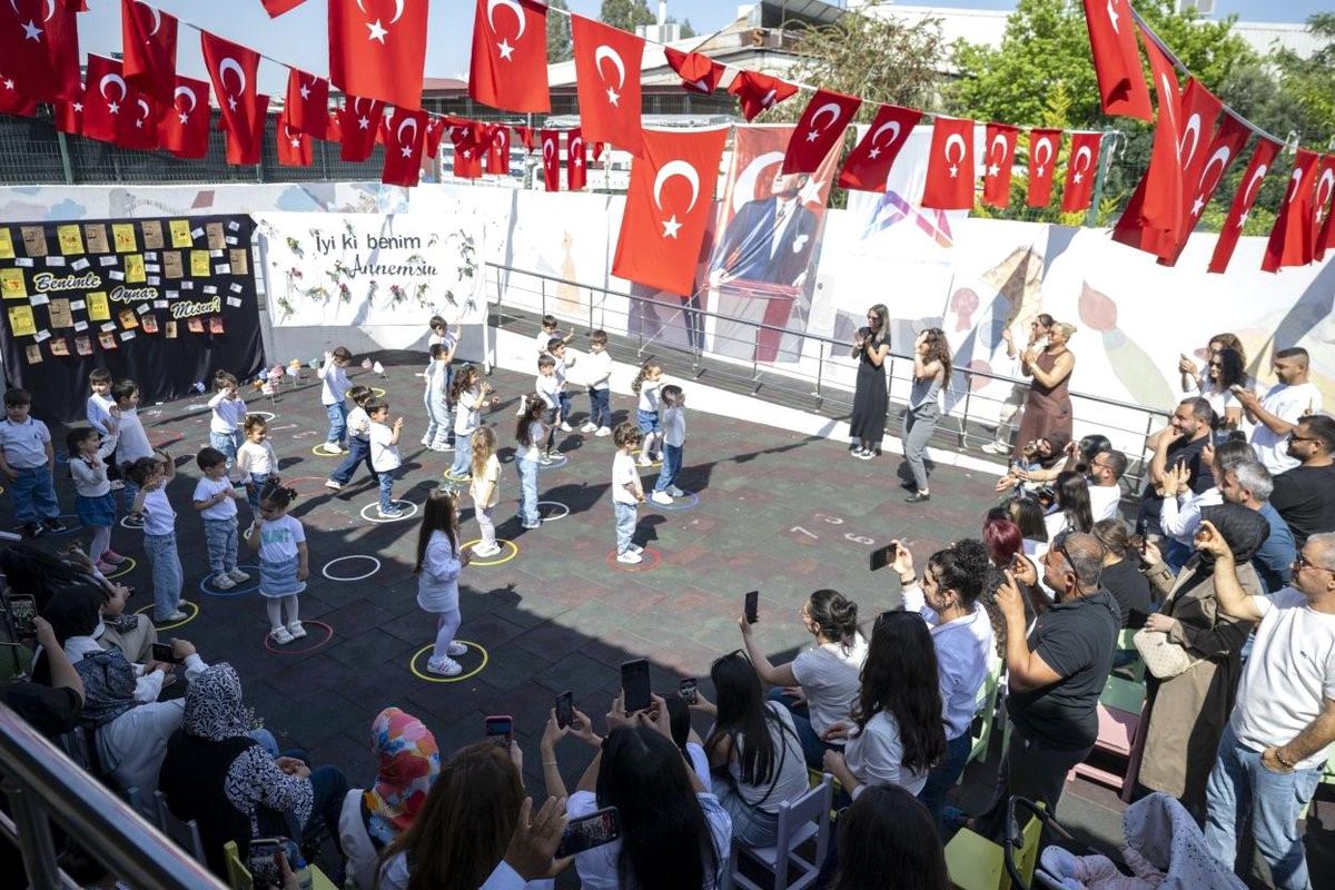 Mersin’de ‘Anneler Günü’ çocukların kahkahalarıyla kutlandı