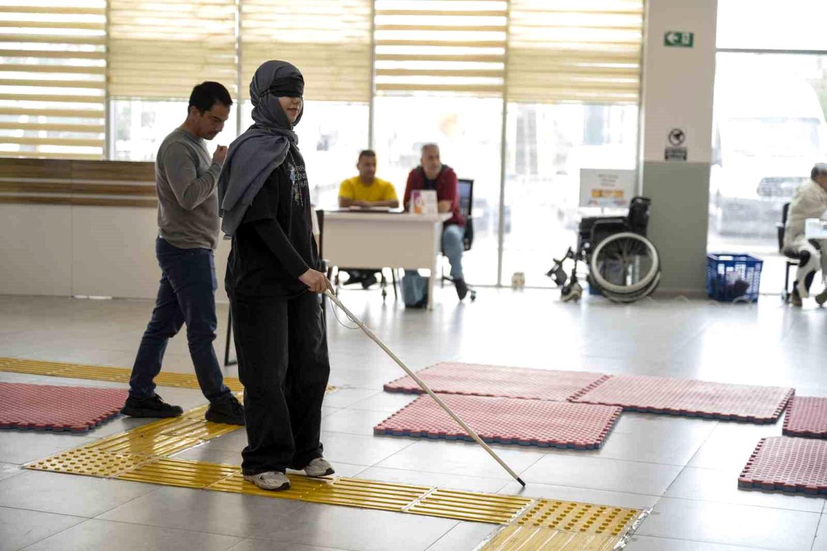 Mersin’de Erasmus öğrencileri engelli bireylerin yaşamını deneyimledi