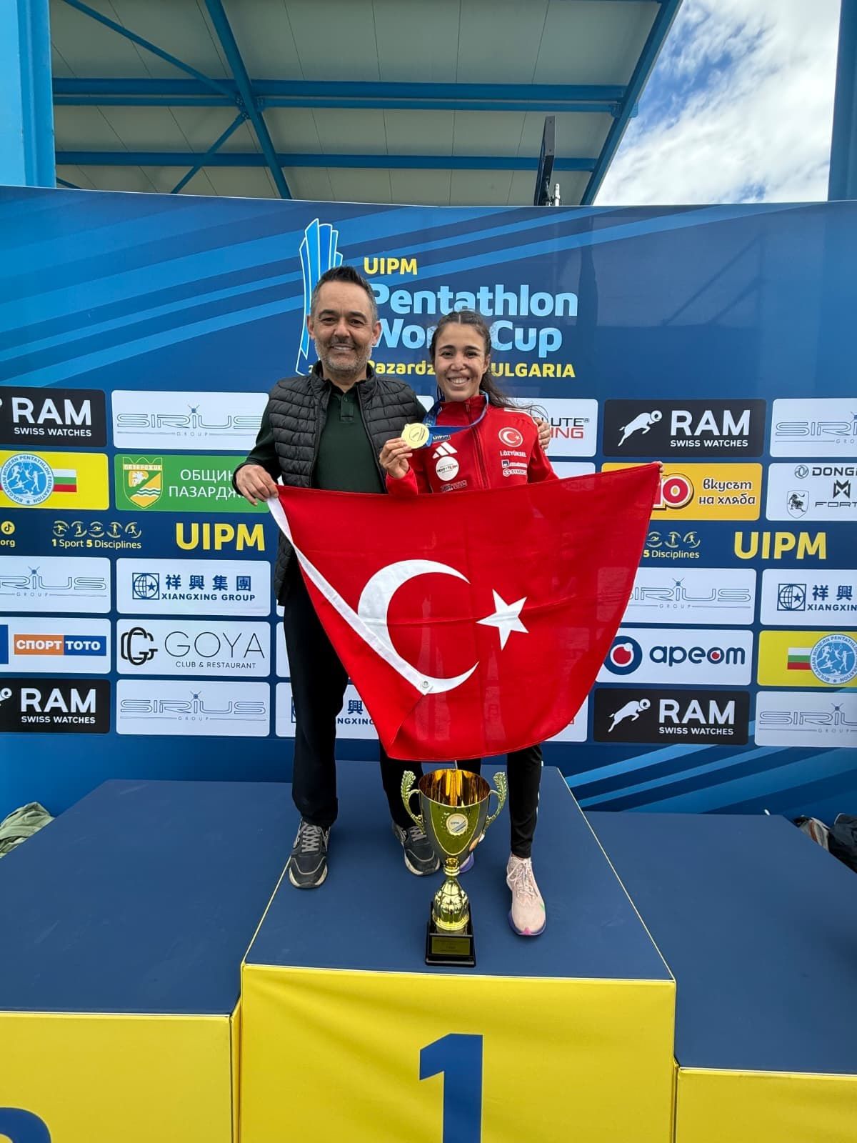 İlke Özyüksel’den Tarihi Başarı