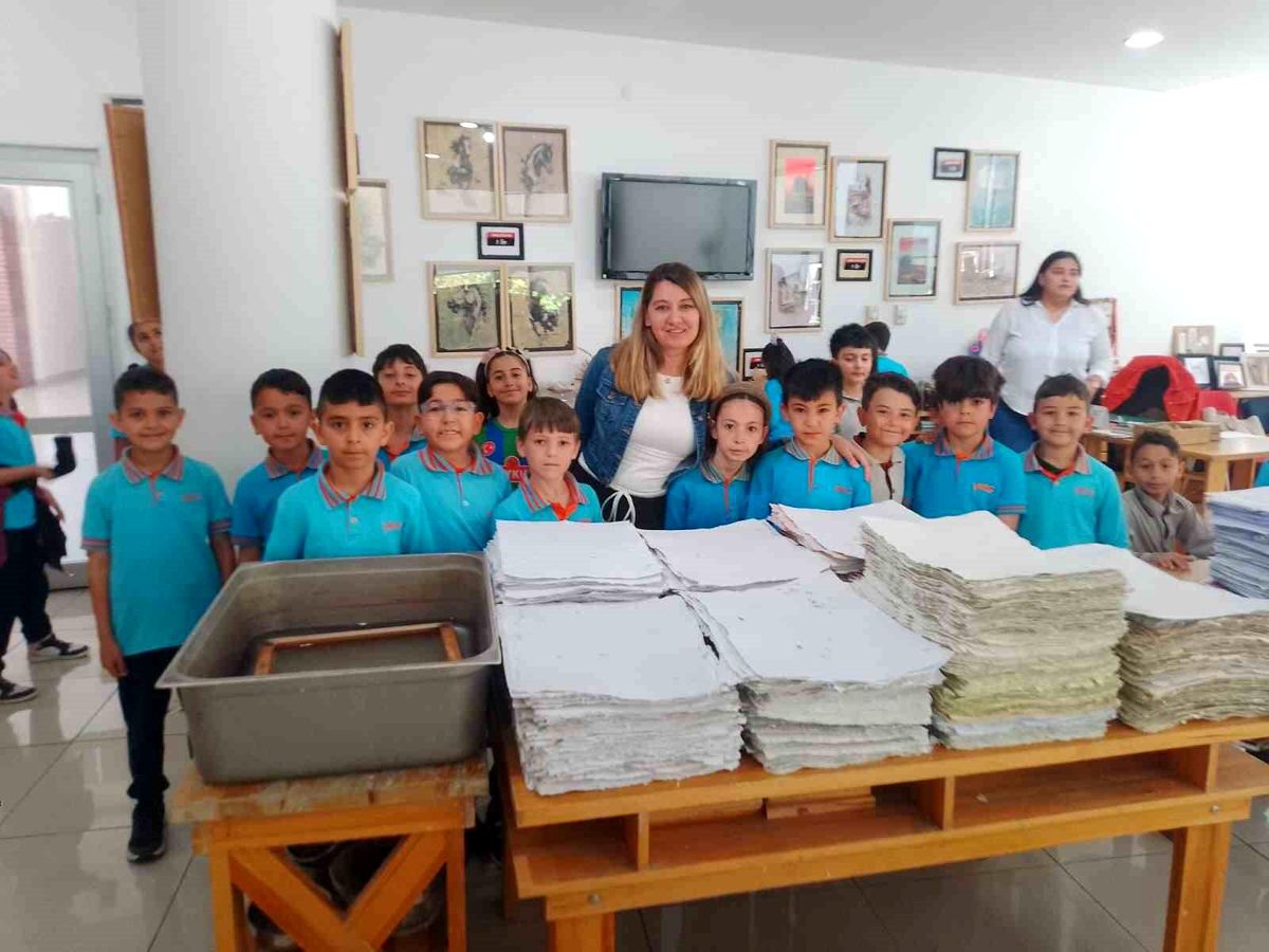 Minik öğrenciler ‘geri dönüşümü’ yerinde öğrendiler