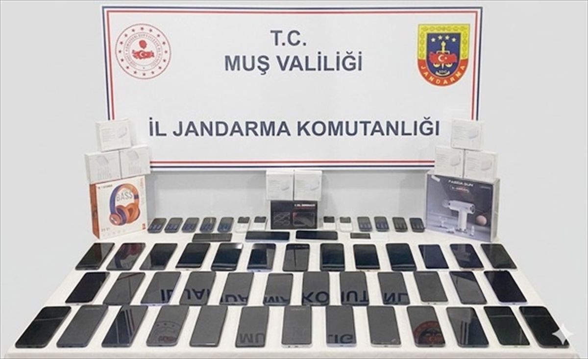 Muş’ta 55 Kaçak Cep Telefonu Ele Geçirildi