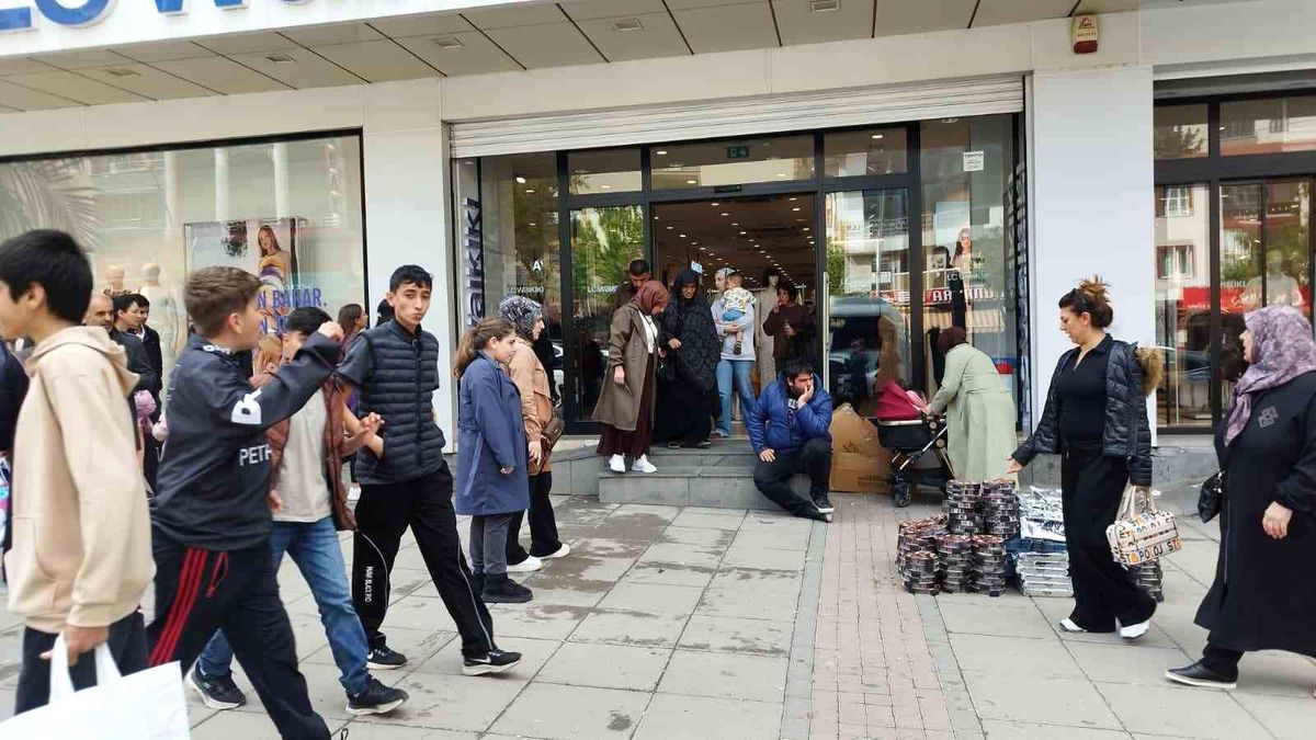 Muş’ta Kurban Bayramı Alışverişi Yoğunlaştı
