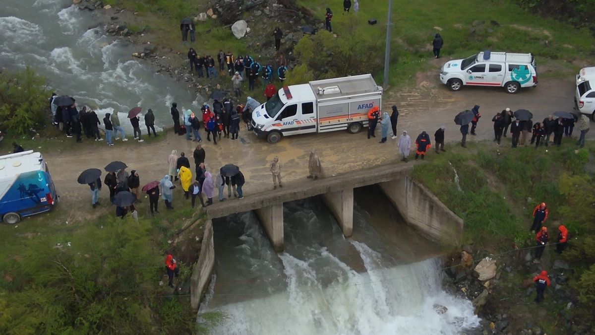 Cevizlidere Köyü’nde Kaybolan Kadın İçin Arama Çalışmaları Devam Ediyor