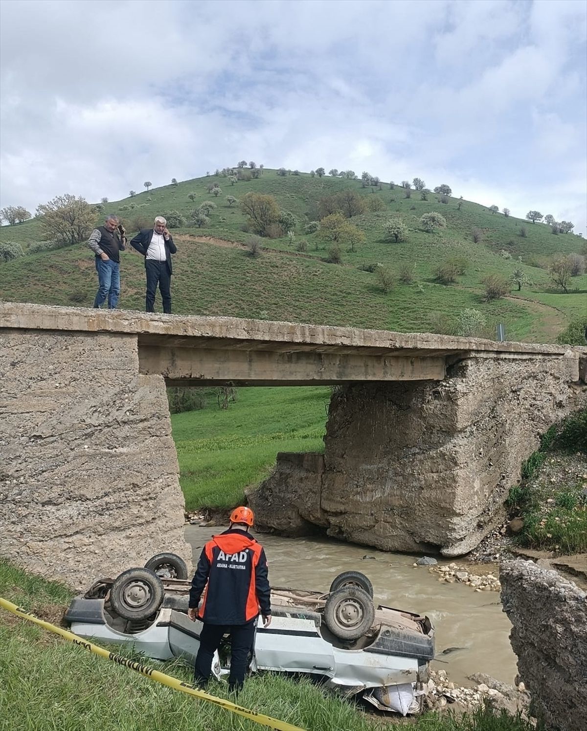 Muş’ta köprüden düşen araçta 1 ölü, 1 yaralı
