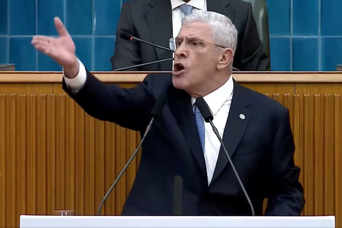Müsavat Dervişoğlu’ndan parti grubunu ayağa kaldıran Öcalan sözleri
