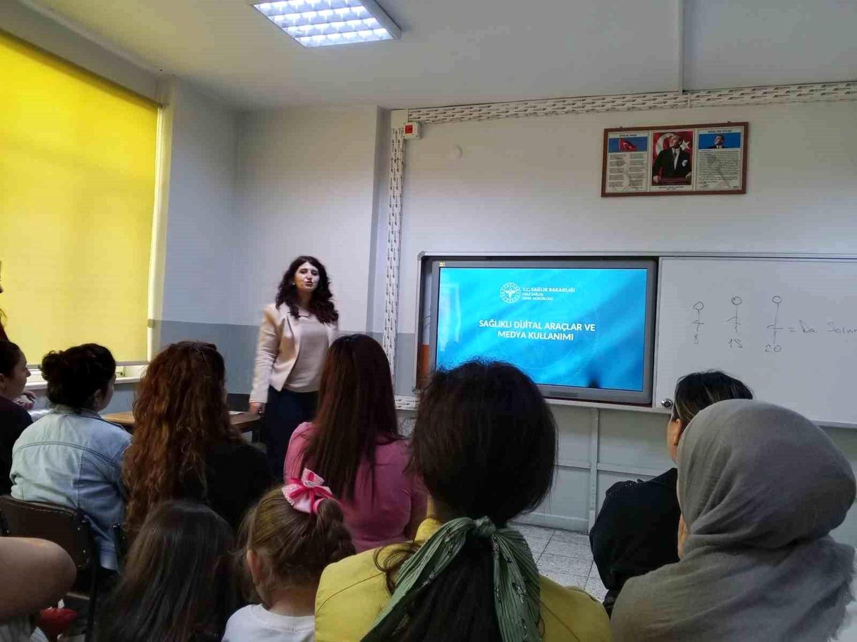 Muslu’da velilere yönelik “Bağımlılıkla Mücadele ve İlk Yardım” semineri düzenlendi