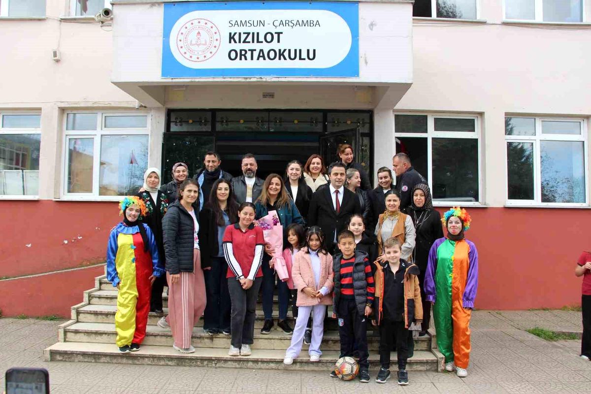 OMÜ’den Kızılot Ortaokulu’na Kitap Bağışı
