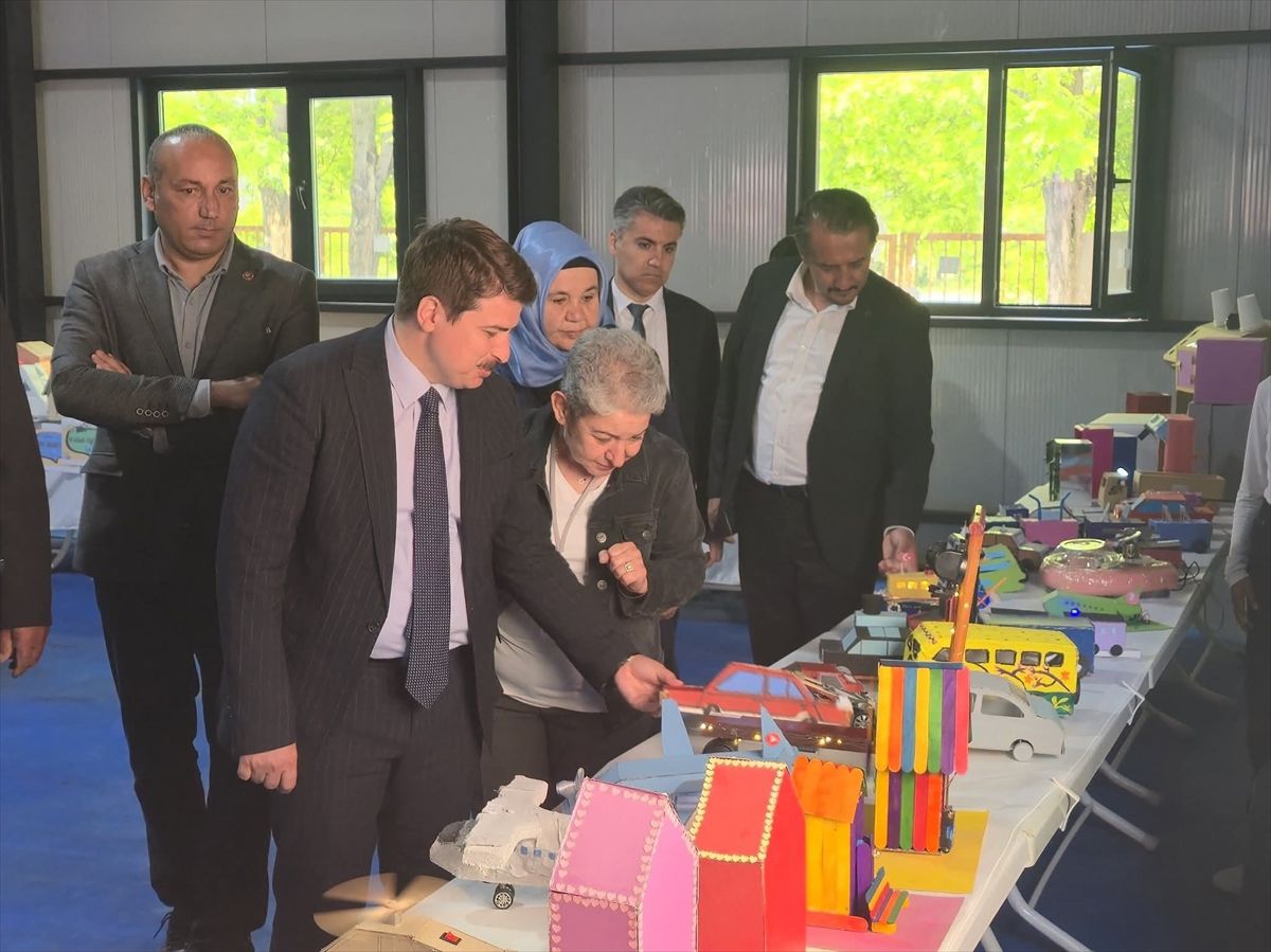 Nallıhan’da Bilim Fuarı Açıldı