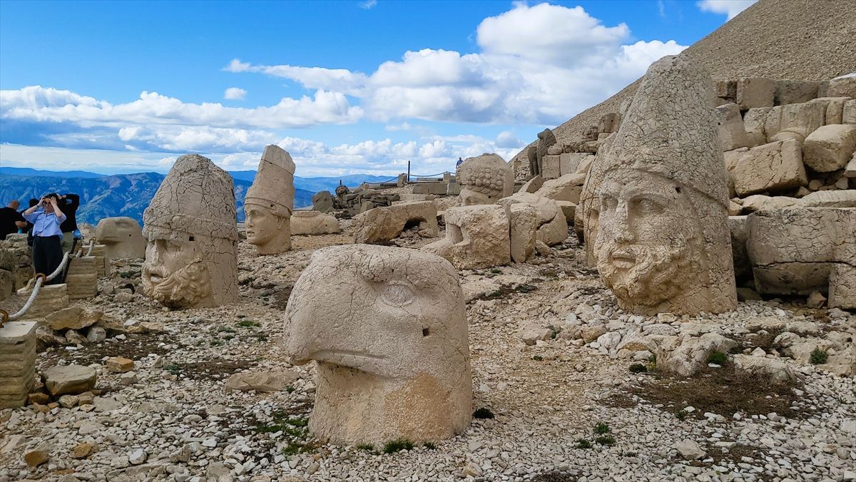 Nemrut Dağı’nda Bayram Yoğunluğu
