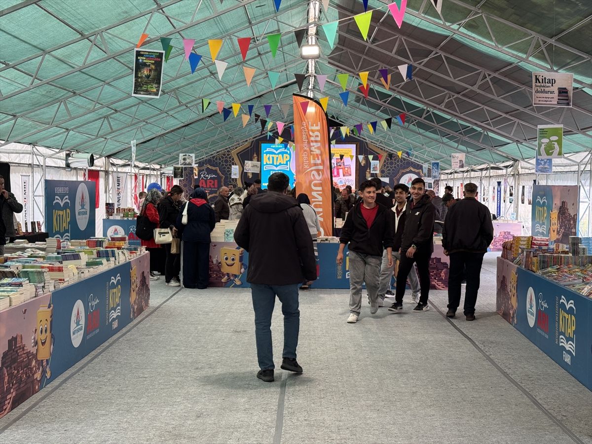 Nevşehir’de Kitap Fuarı Başladı