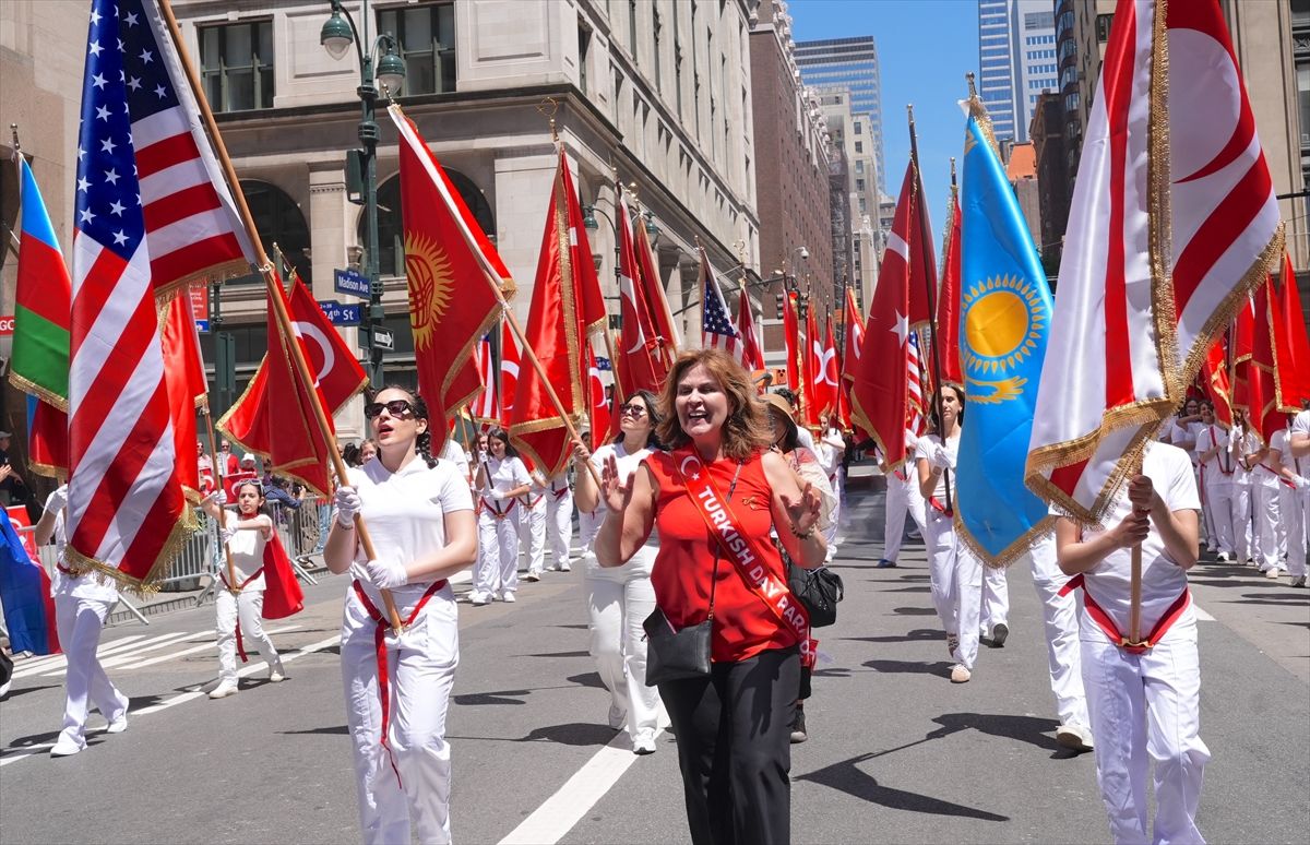 New York’ta 43. Türk Günü Yürüyüşü Coşkusu