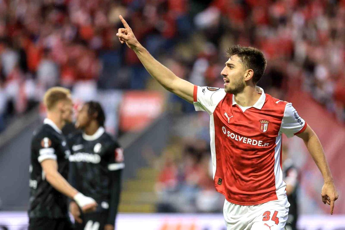 Nottingham Forest, Aston Villa’yı Geçti