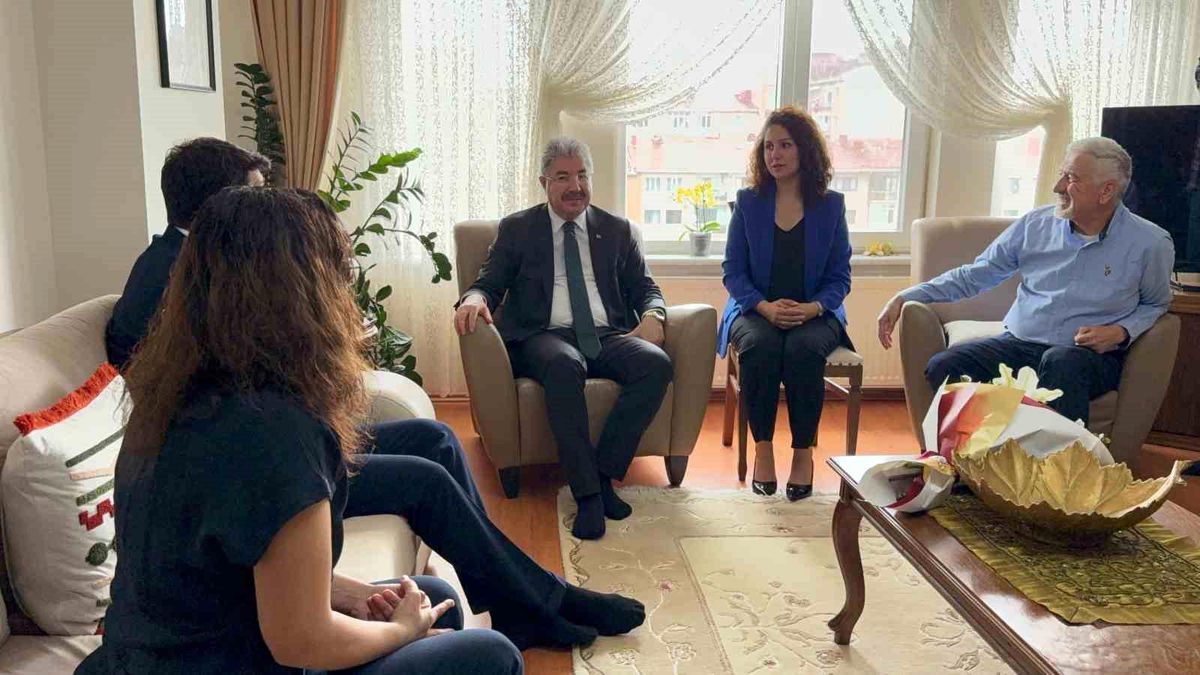 İşitme engelli ödüllü çifte vali ziyareti