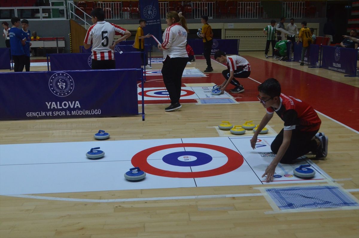 Yalova’da Floor Curling Şampiyonası Başladı