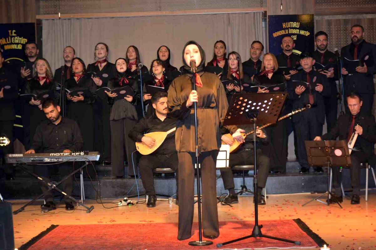 Ordu’da öğretmenlerden Türk halk müziği konseri