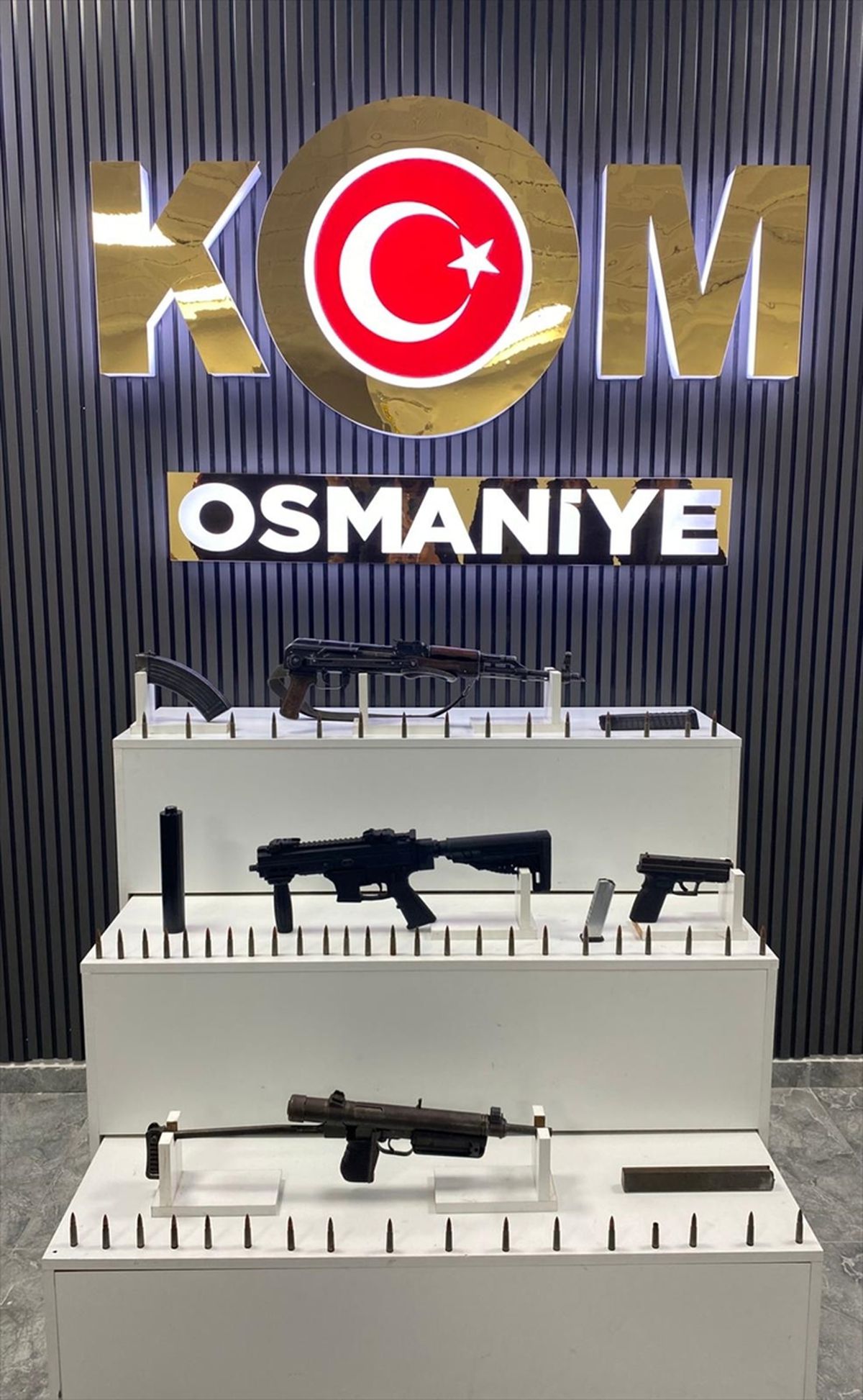 Osmaniye’de 3 Şüpheli Silahlarla Tutuklandı