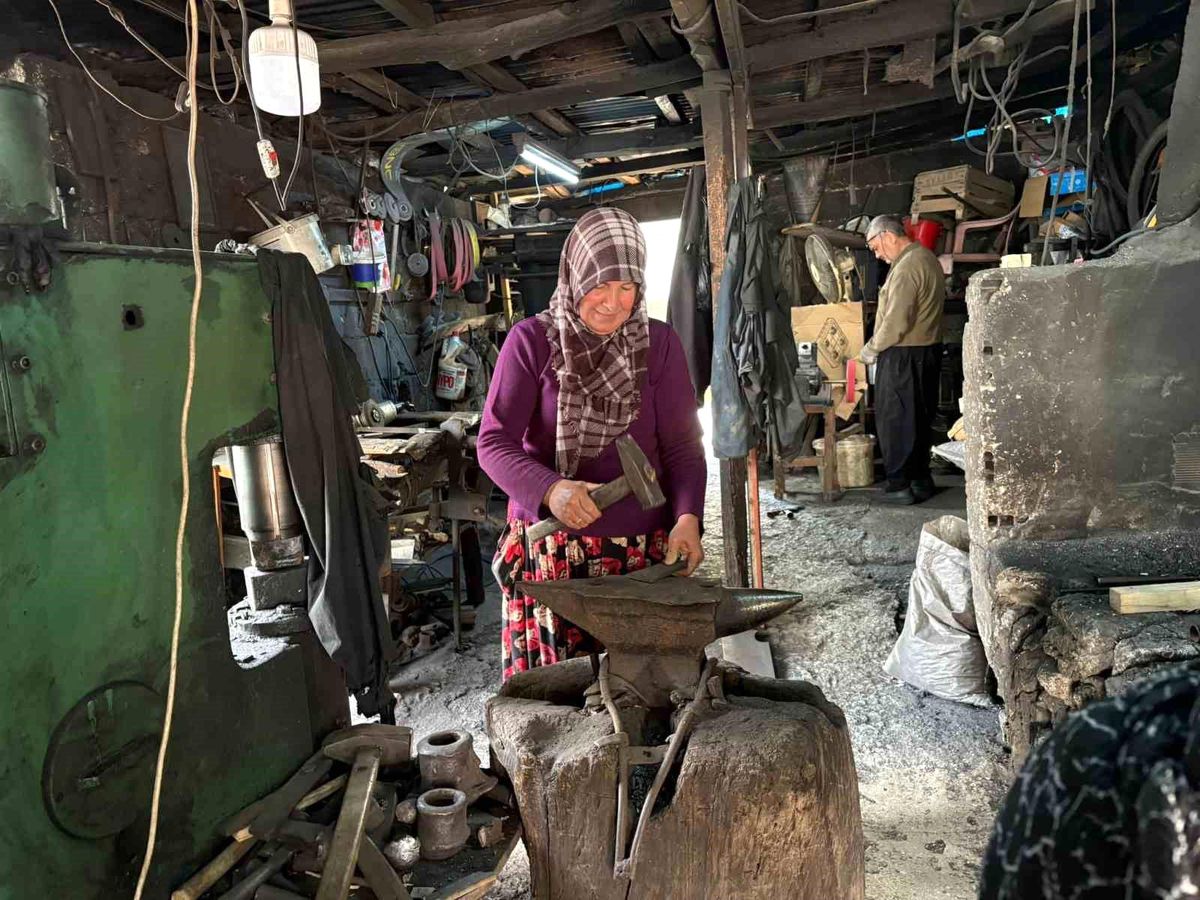 Kurbanda Eşli Demircilik