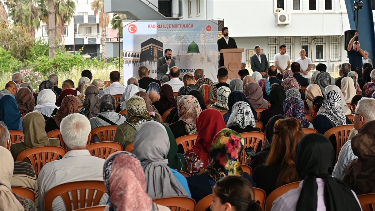 Kadirli’den 64 hacı adayı kutsal topraklara dualarla uğurlandı