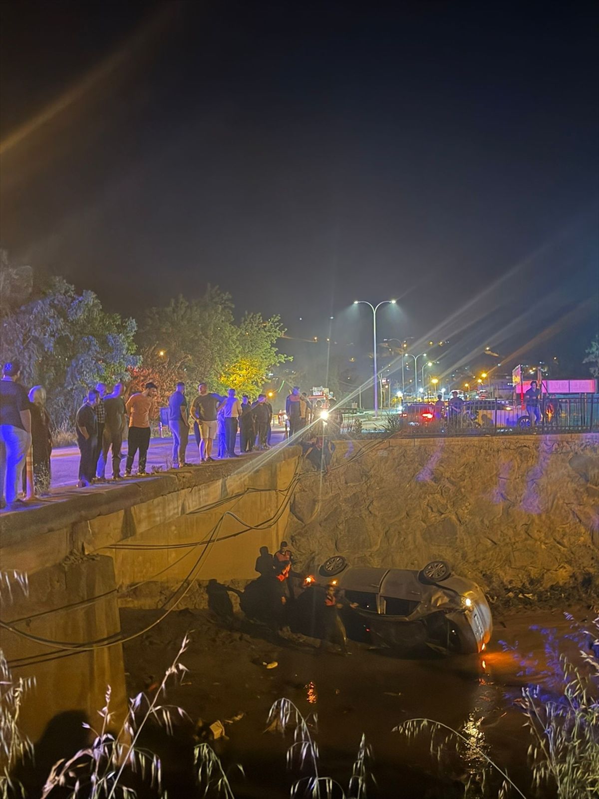 Osmaniye’de otomobil sulama kanalına devrildi