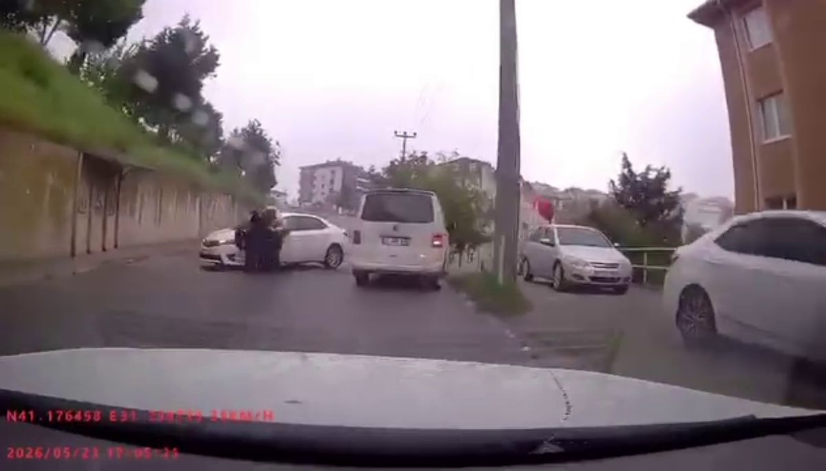 Zonguldak’ta motosiklet otomobile çarptı