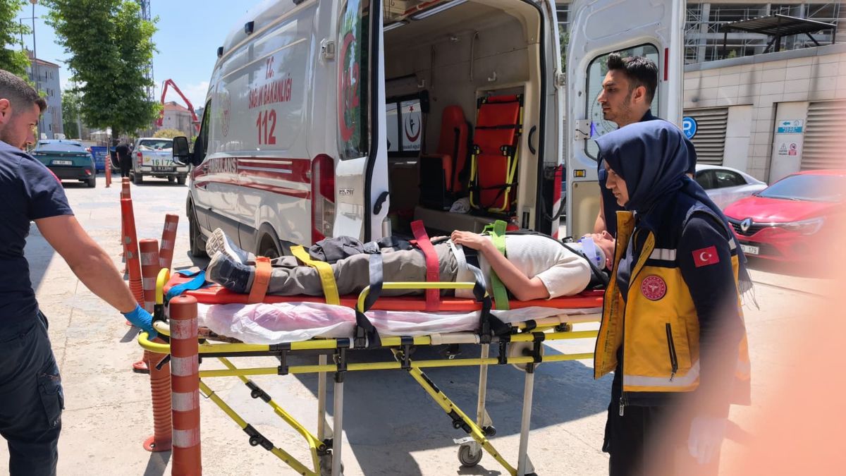 İnegöl’de Takla Atan Araçta 5 Yaralı