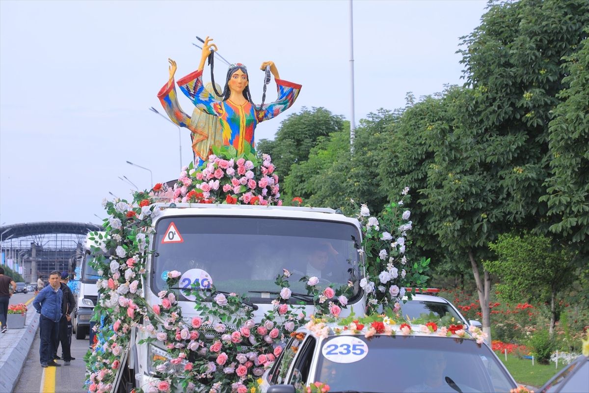 Namangan’da 65. Çiçek Festivali Başladı