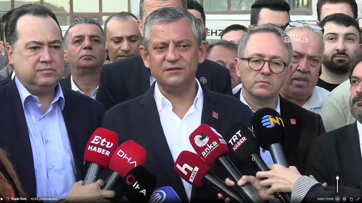 Özel’den namaz çıkışı “Yeni parti kuracak mısınız?” sorusuna net yanıt