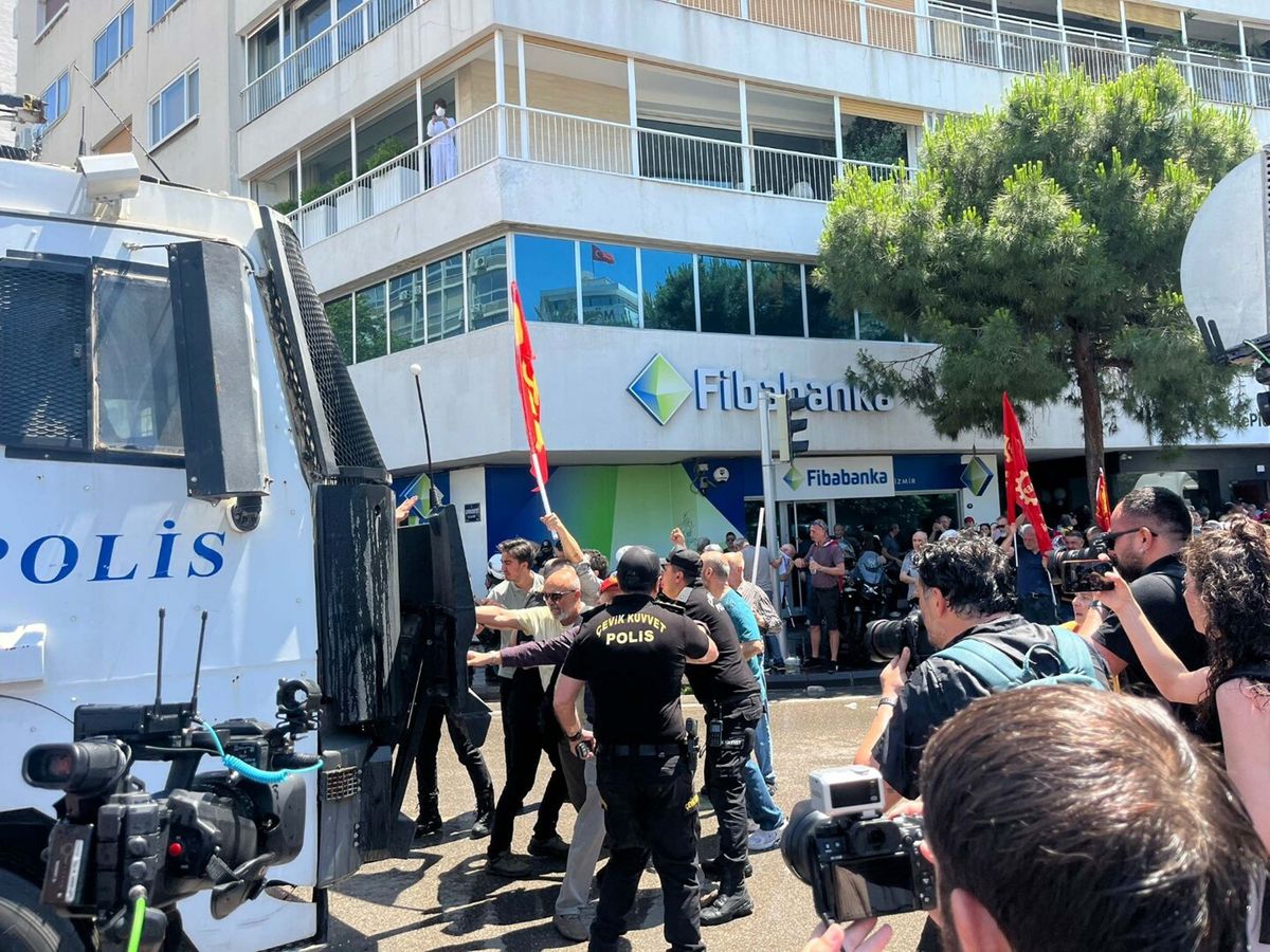 Özgür Özel’in Mitinginde Gerginlik