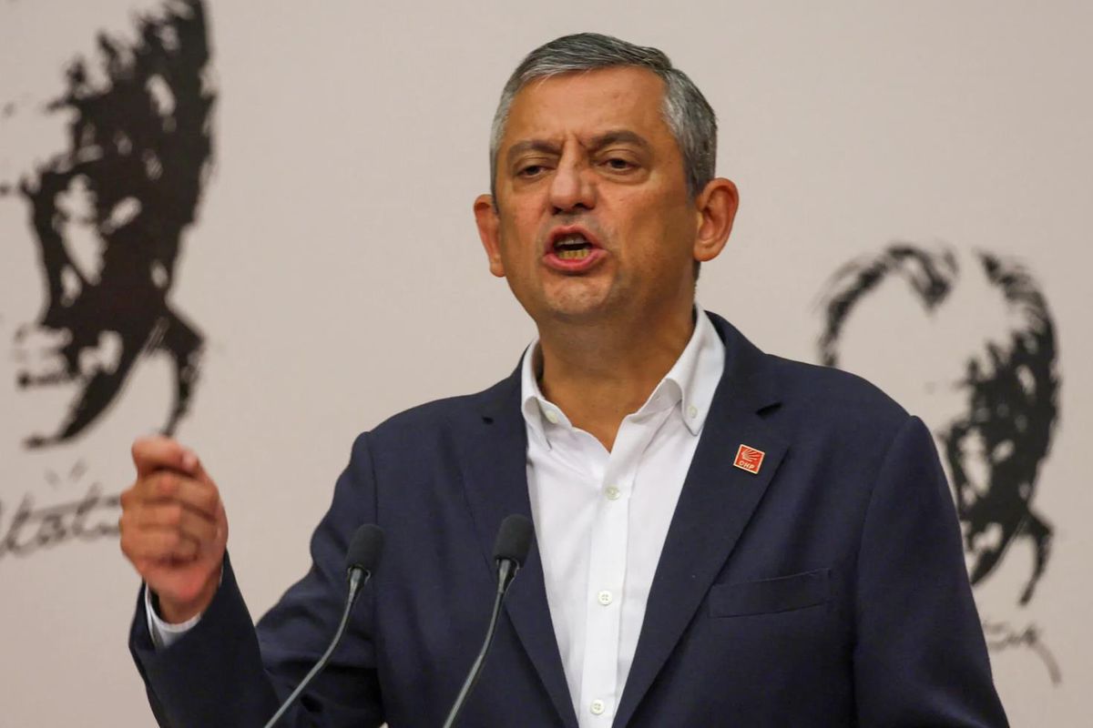 Özgür Özel’den vekillerin “Yeni parti kuralım” teklifine sert yanıt