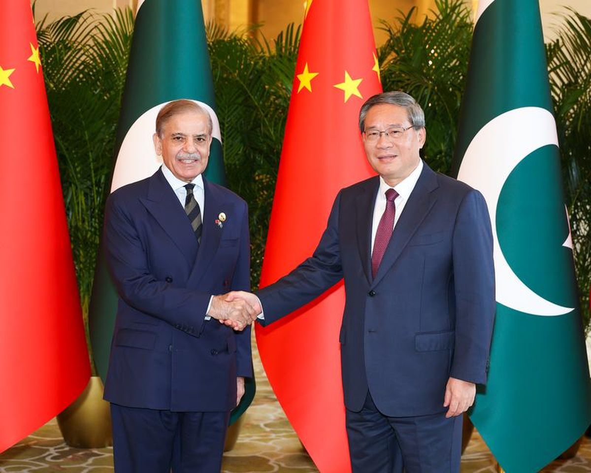 Pakistan Başbakanı Çin’e Resmi Ziyaret Gerçekleştiriyor