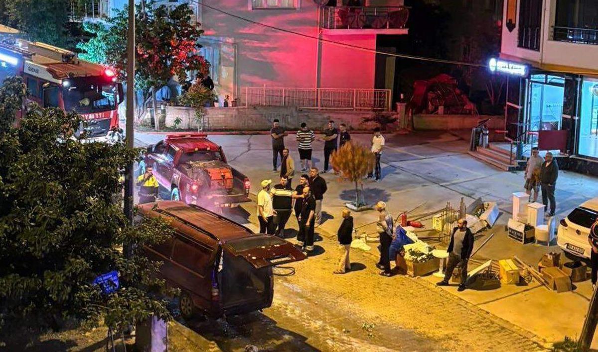Malkara’da Park Halindeki Minibüs Alevlere Teslim Oldu