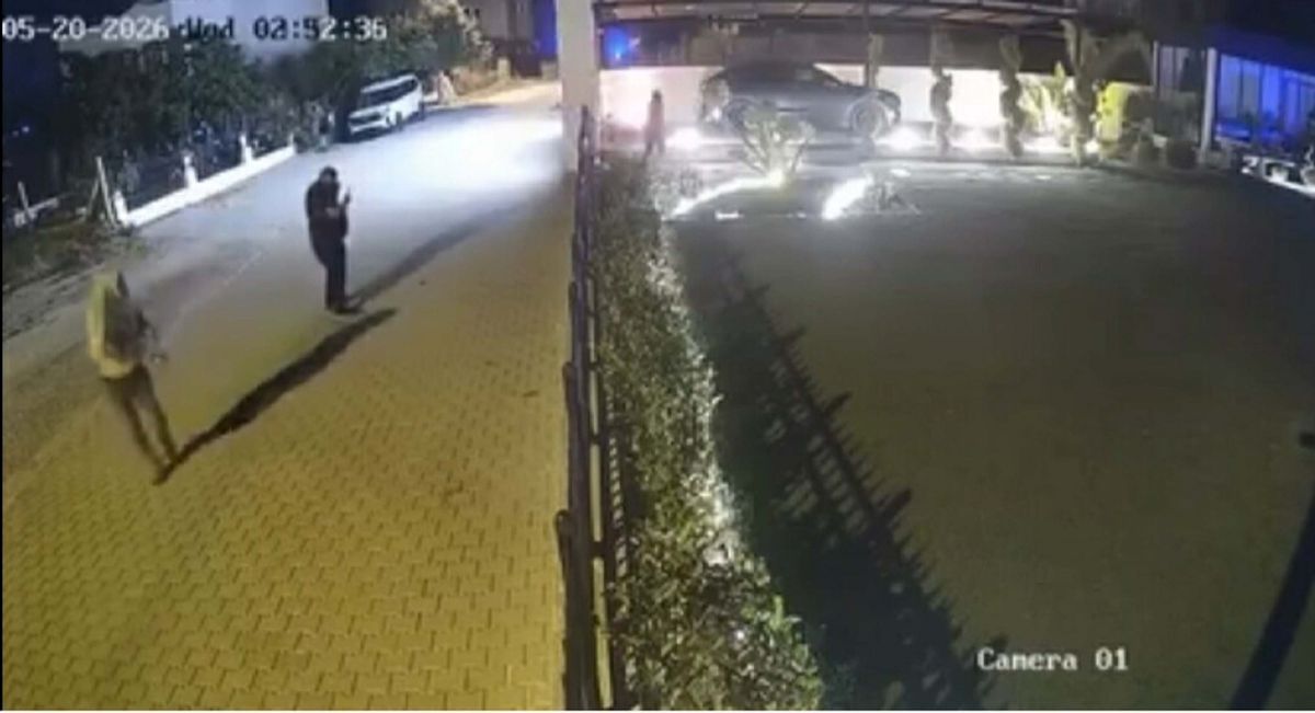 Kuşadası’nda Otomobil Kundaklandı