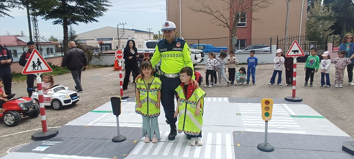 Pazaryeri’nde Anaokuluna Trafik Eğitimi