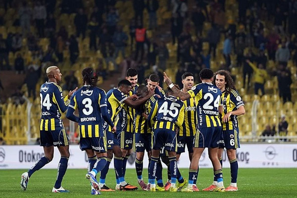 Premier Lig ekibinden Fener’in yıldızına kanca! Pazarlığa tutuştular aralarında 2 milyon kaldı